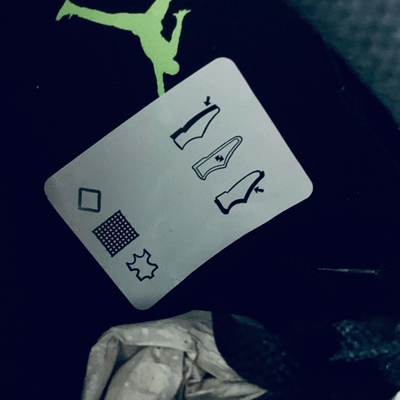 Nike Air Jordan 1 Low SE ‘Electric Green’ GS | Green/ White/Black | UK 5.5 - Picture 6 of 9